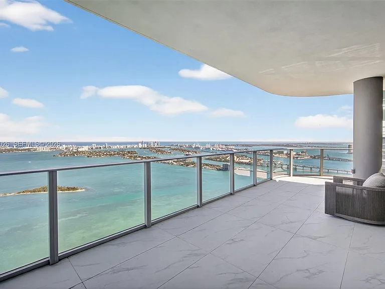 700 NE 24th St #Penthouse 5904 — Photo 29