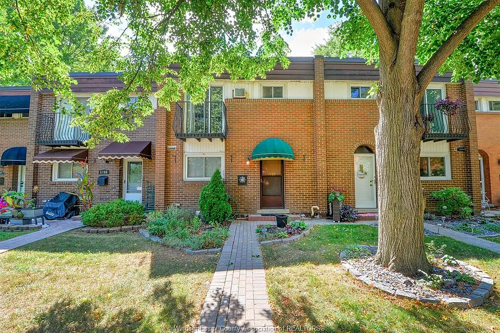 4 bed, 1.5 bath, $1,750 — Photo 2