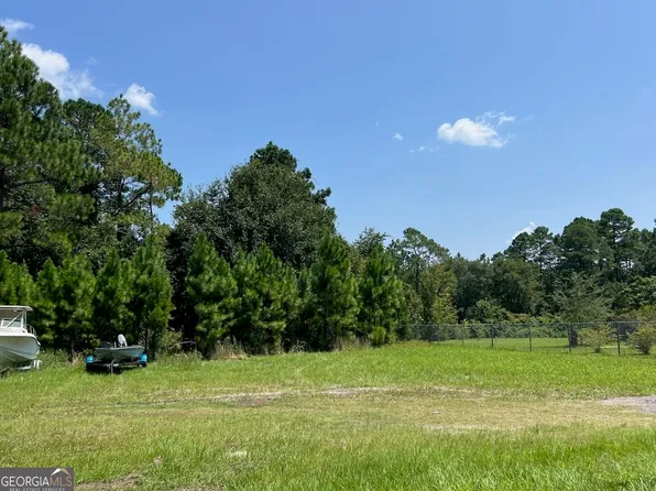 1705 Spring Lake Dr, Folkston, GA 31537