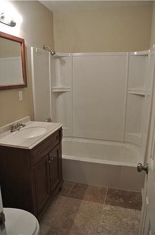 1st image of 515 Center St APT A