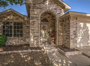 5521 Ridge View Dr, Watauga, TX 76137