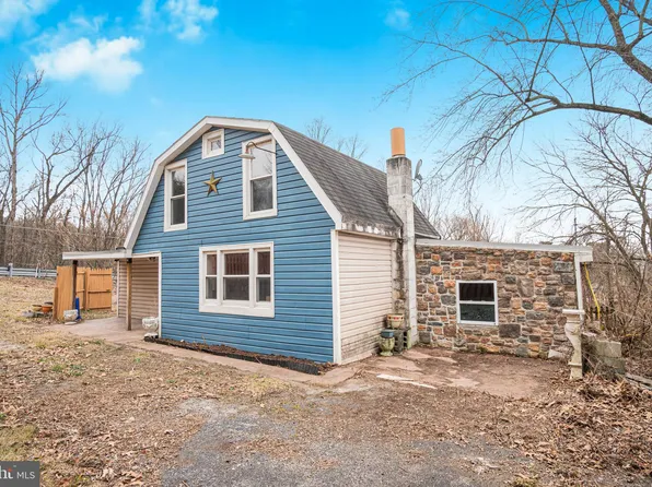 6130 Carlisle Rd, Dover, PA 17315