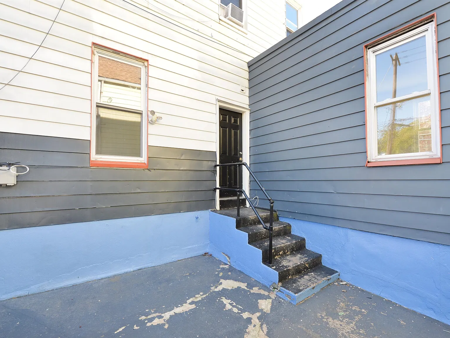 2 bed, 1.0 bath, $2,100 — Photo 3