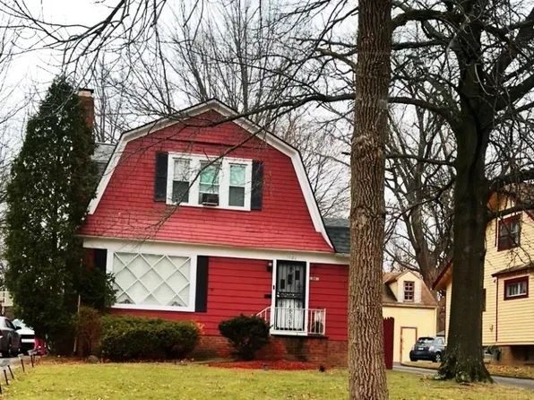 1001 Yellowstone Rd, Cleveland Heights, OH 44121