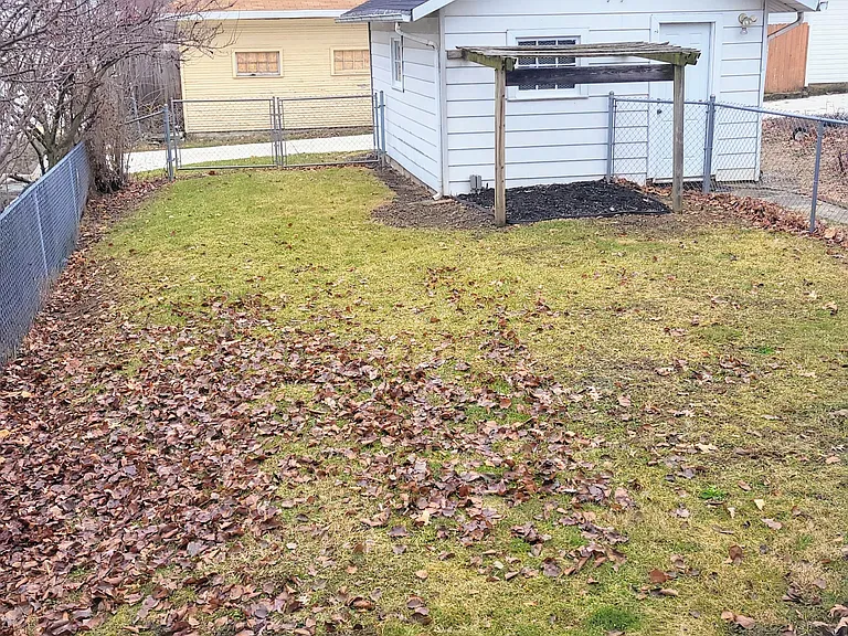 3813 S Wayne Ave — Photo 11