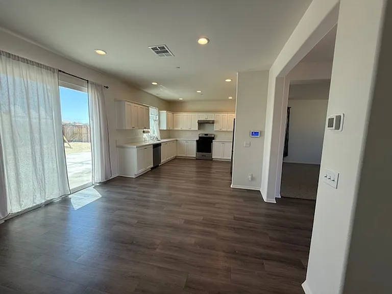 2917 La Calle Audaz Ave — Photo 3