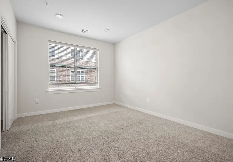 723 Lorhan Dr — Photo 7