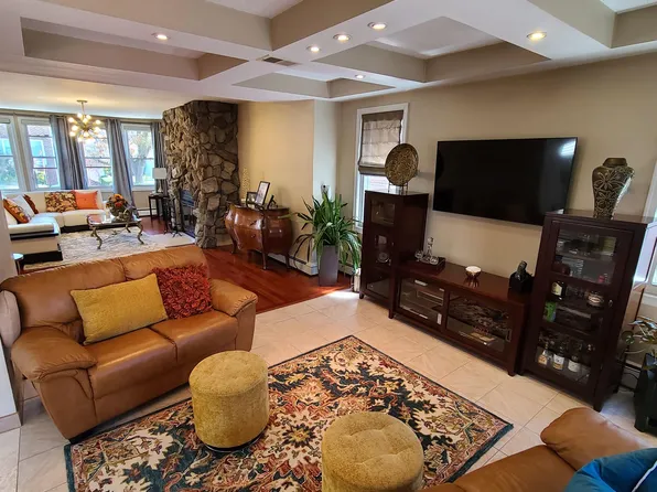 8515 5th Avenue image 7 of 43