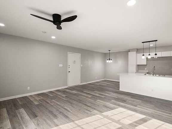 3rd image of 910 Duncan Ln APT 56