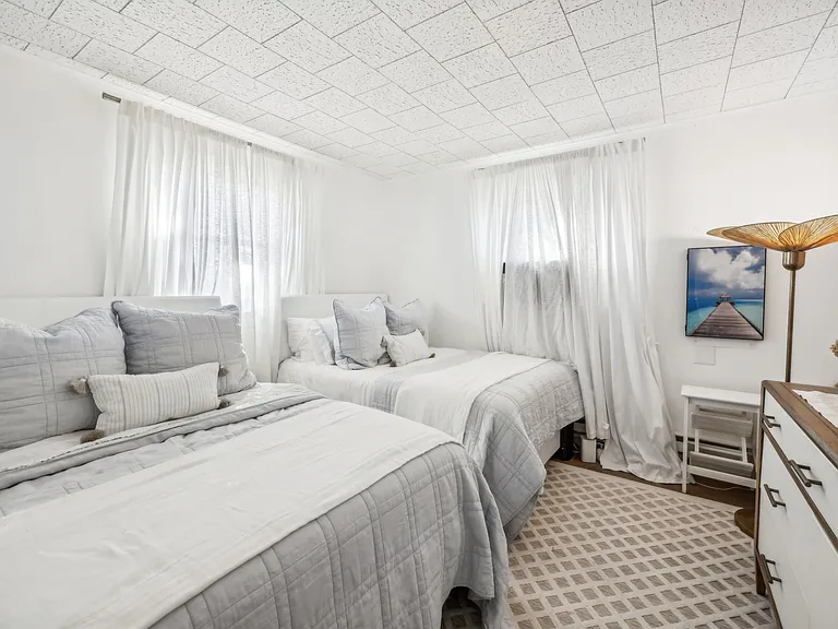 21 Shore Dr — Photo 15