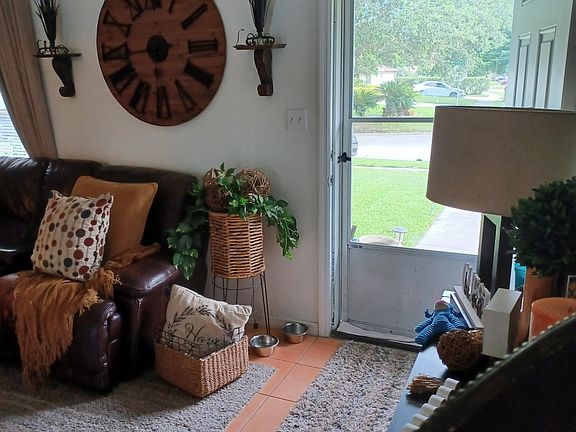 4th image of 10114 Portale Ave #10116