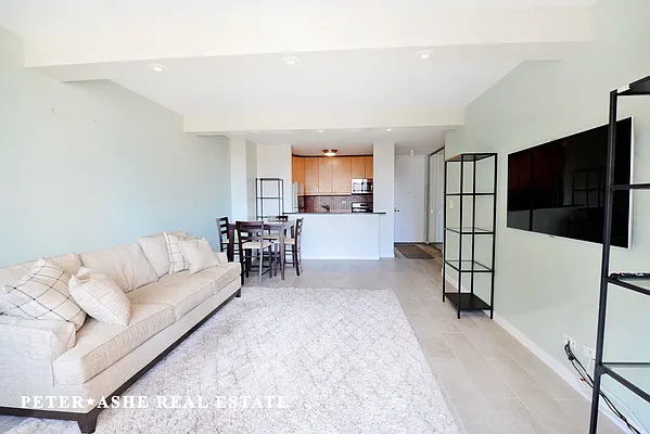 Rented by Peter Ashe | media 3