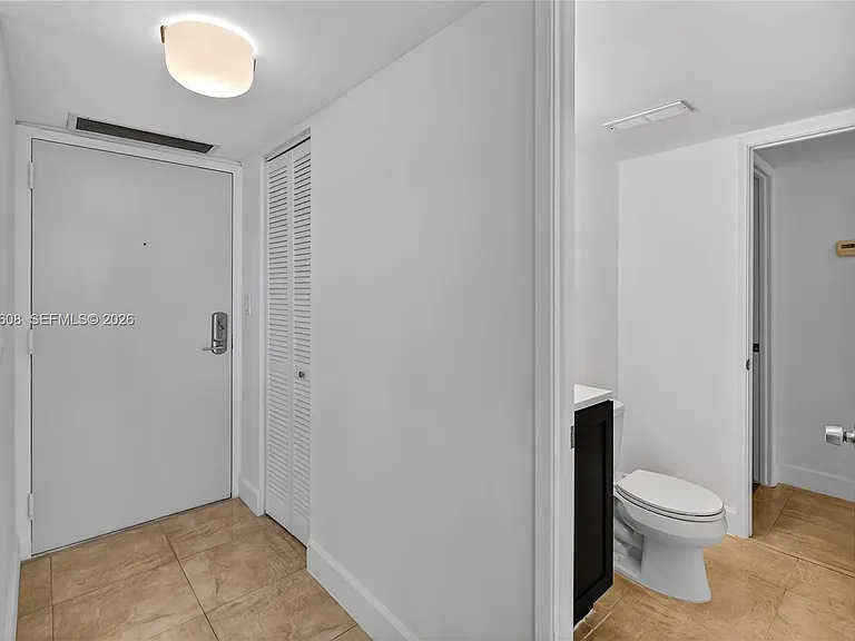 600 NE 36th St #1220 — Photo 25