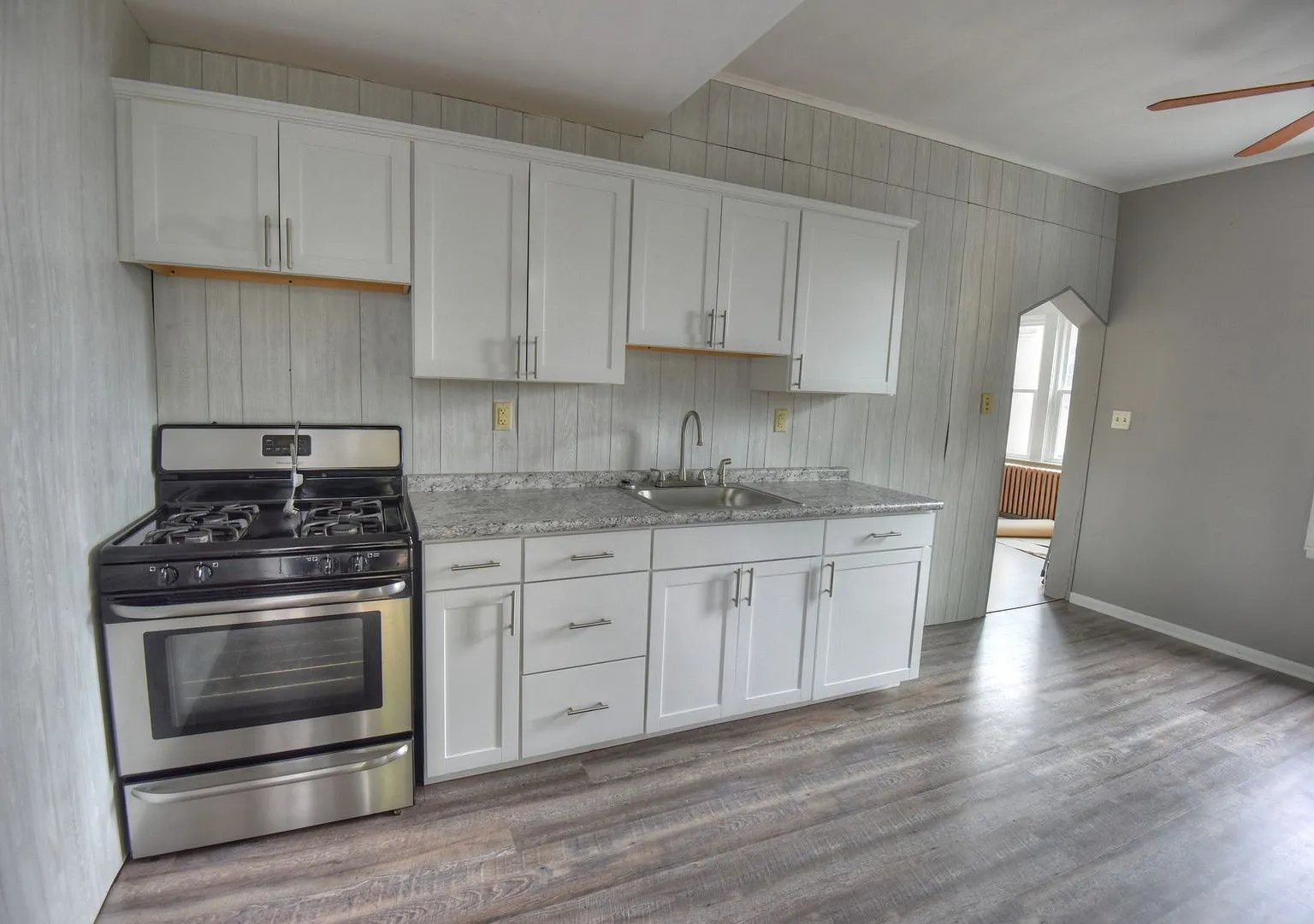325 East Main Street — Photo 3