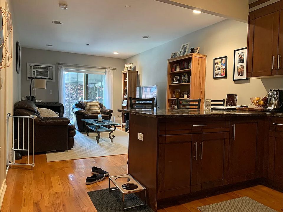 1st image of 25-16 30th Dr APT 2F