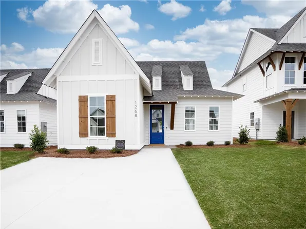 1005 Crossing Ct E, Valley, AL 36854