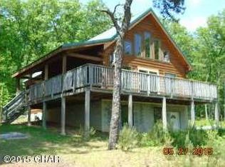 1908 Tomhickon Rd, Rock Glen, PA 18246