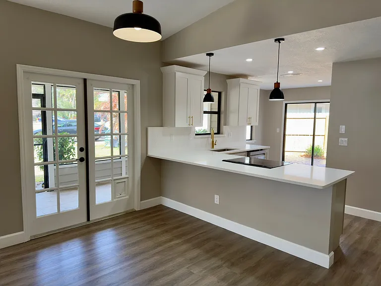 1305 Northside Dr — Photo 5