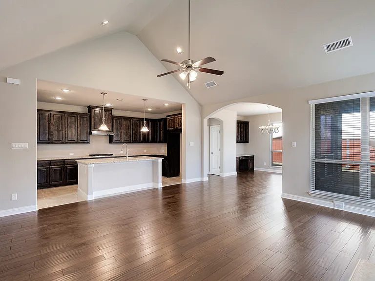 15609 Canyon Rdg — Photo 5