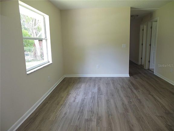 5th image of 405 W New Hampshire Ave