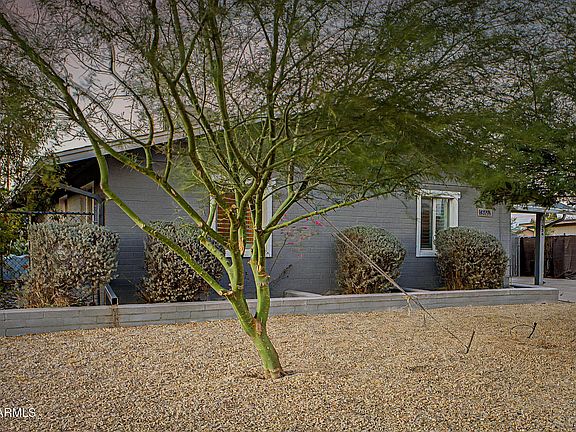 4th image of 334 W RIVIERA Drive