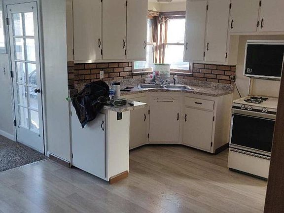 5th image of 5907 Monica Ln