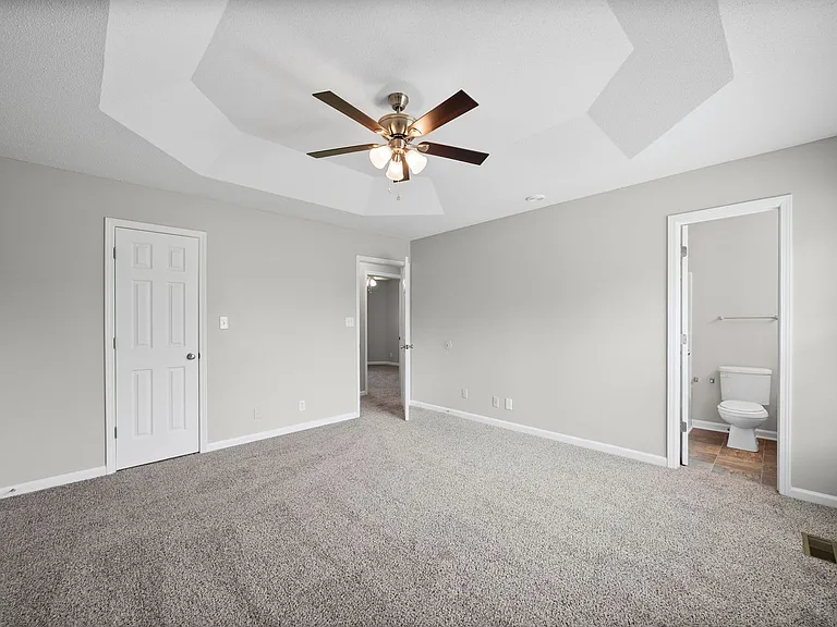 202 Tuscon Ct — Photo 16