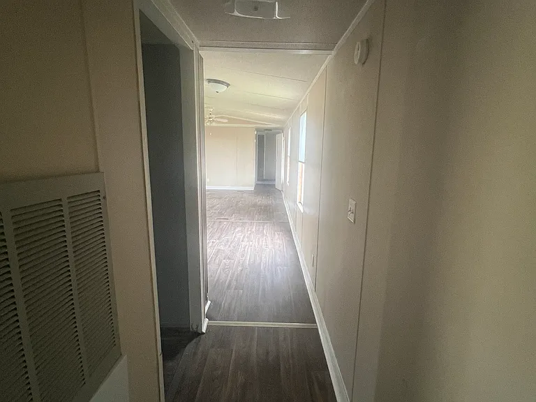 124 Middle Ave — Photo 11