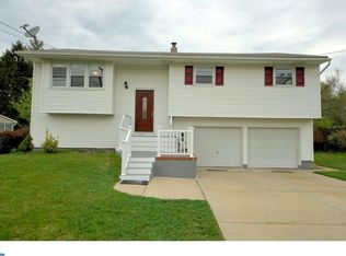 886 Estates Blvd, Hamilton, NJ 08690