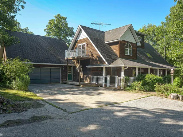 2418 Silverwood Ln, Fairfield, IA 52556