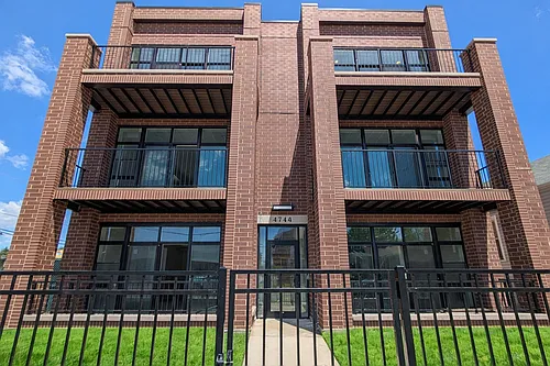 4740 W Addison St #2 Photo 1