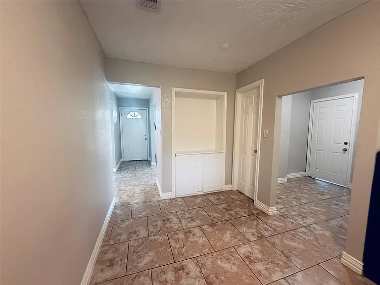 12211 Wessex Dr — Photo 7