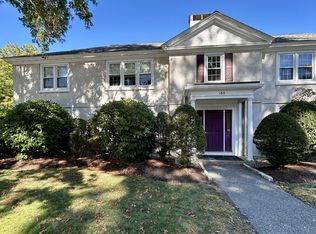 165 Thoreau St #1, Concord, MA 01742