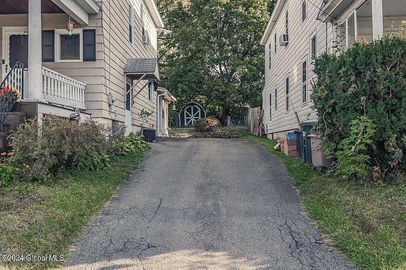 5th image of 39 McClellan Avenue