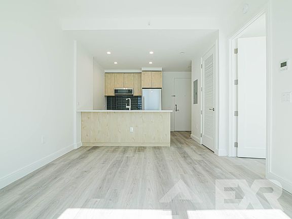 3rd image of 160 Clarkson Ave #2F