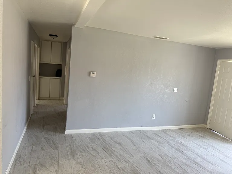 2255 E Sunrise Ln #B — Photo 15