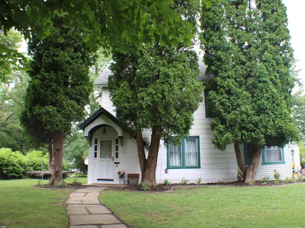 5 W Wood St, Yale, MI 48097