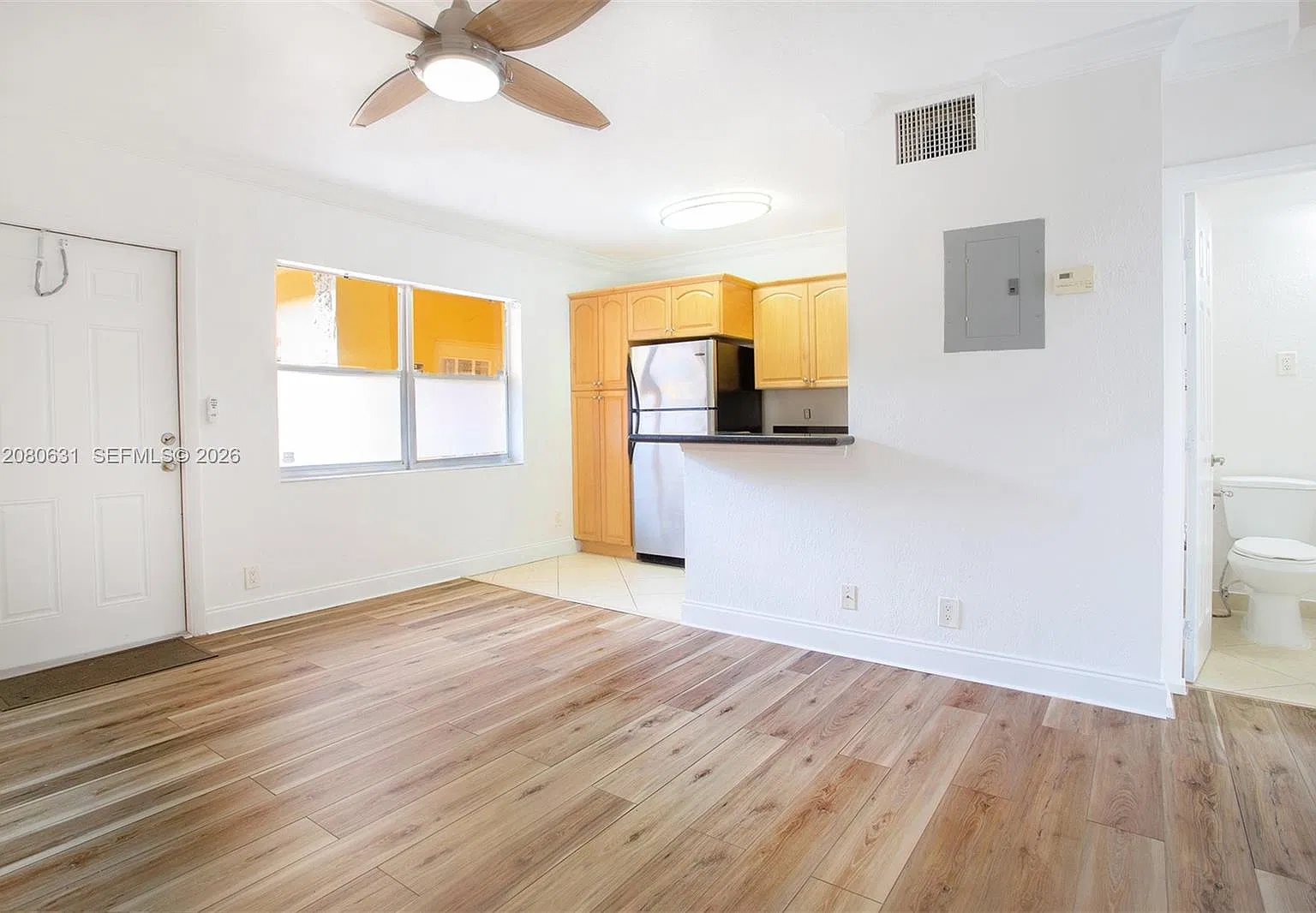 Sevilla Courts Condo — Photo 2