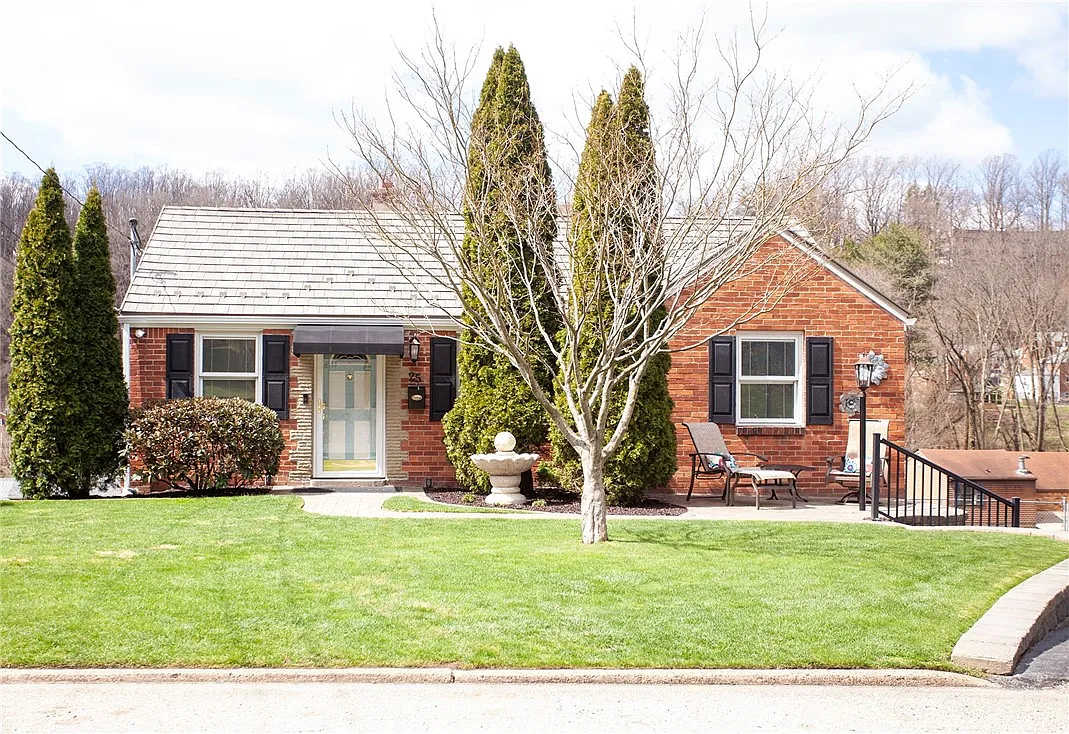 25 Meadowbrook Ave photo 1