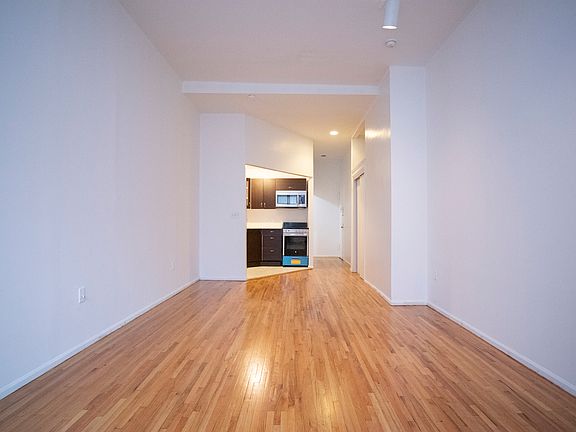 4th image of 220 W 14th St #4A