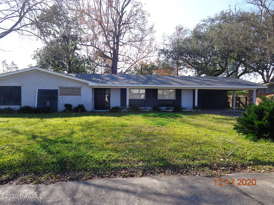 1st image of 320 Hilltop Cir