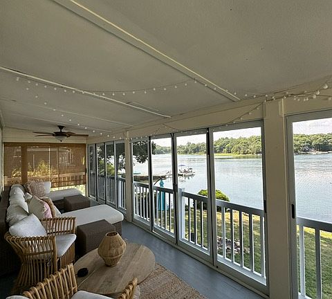Screened in porch