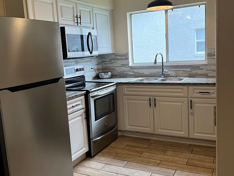 4721 Silver Cir — Photo 9