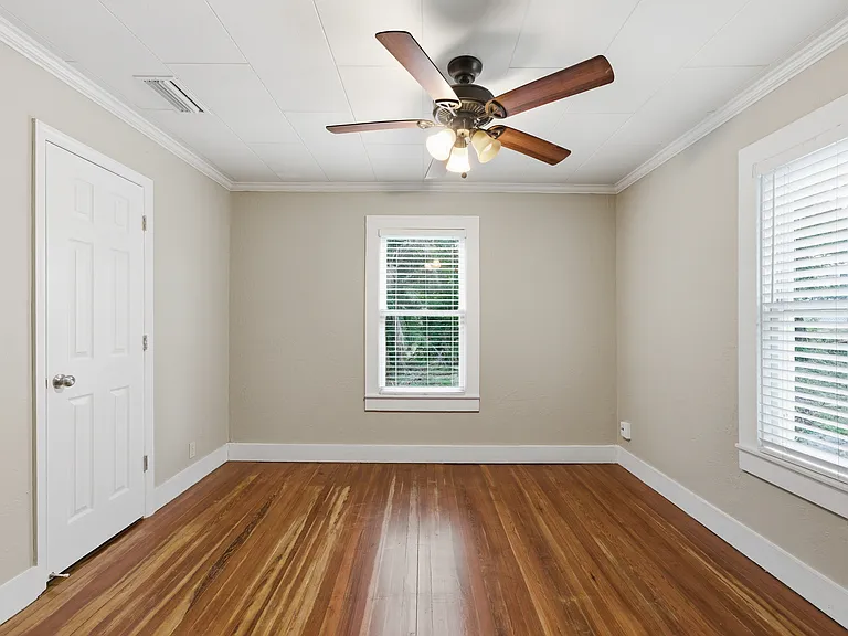 399 Old Dixie Hwy SW — Photo 27