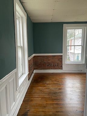 1st image of 107 N Jefferson St APT 5