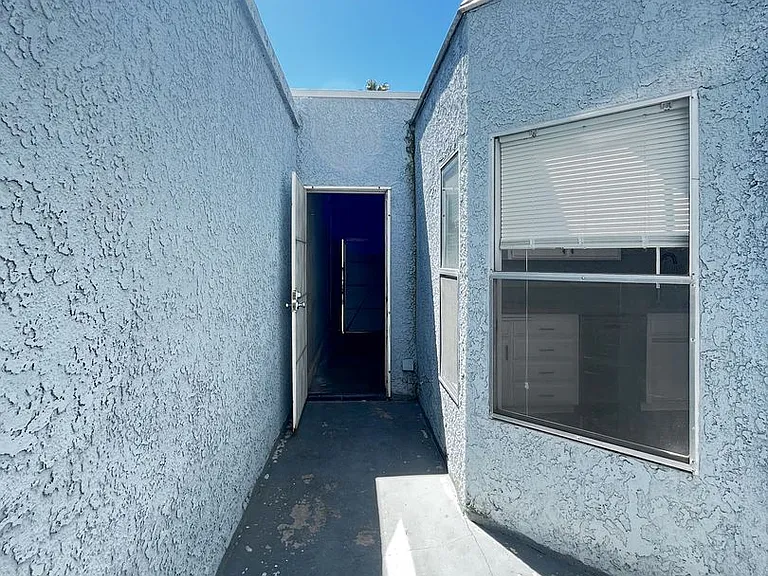 9939 Topanga Canyon Blvd — Photo 28
