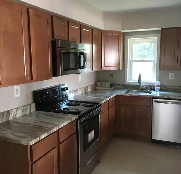 973 Round Top Dr — Photo 2