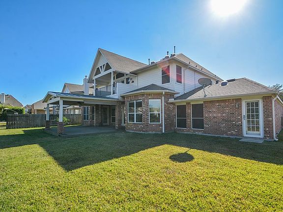 3rd image of 17418 Shoal Lake Ln