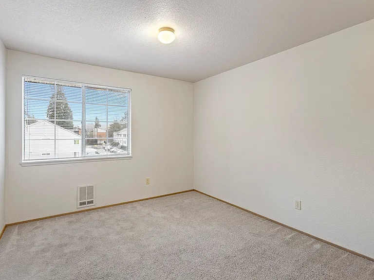 Heron View Apartment Homes — Photo 26