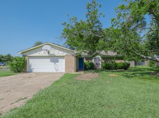 1108 Delta Ct, Benbrook, TX 76126